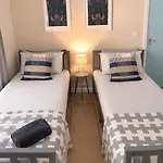 The Retreat - 2 Bed Flat, Sleeps 4 - Town Centre, Hadrians *