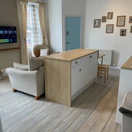 The Retreat - 2 Bed Flat, Sleeps 4 - Town Centre, Hadrians * Brampton (Cumbria)