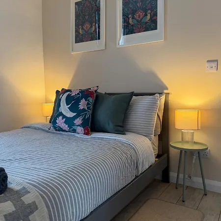 The Retreat - 2 Bed Flat, Sleeps 4 - Town Centre, Hadrians * Brampton (Cumbria)