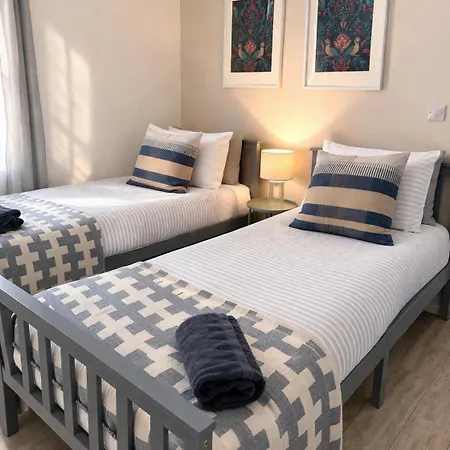 The Retreat - 2 Bed Flat, Sleeps 4 - Town Centre, Hadrians