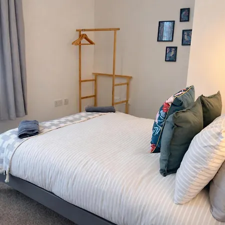 The Retreat - 2 Bed Flat, Sleeps 4 - Town Centre, Hadrians