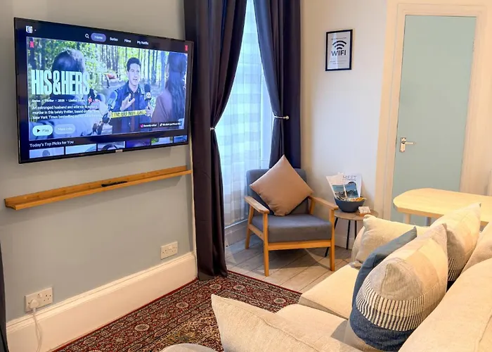 The Retreat - 2 Bed Flat, Sleeps 4 - Town Centre, Hadrians * Brampton (Cumbria)